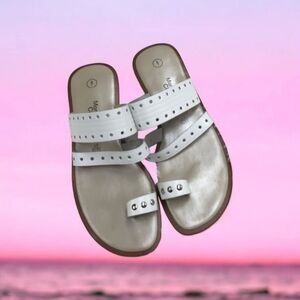 {Montego Bay Club} White Leather Sandals